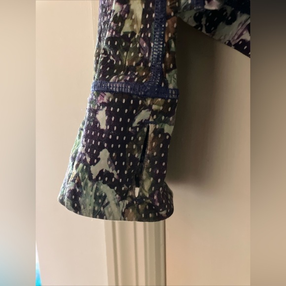 Lululemon Size 4 Vintage Camo Define Jacket With Thumbholes - Picture 5 of 7